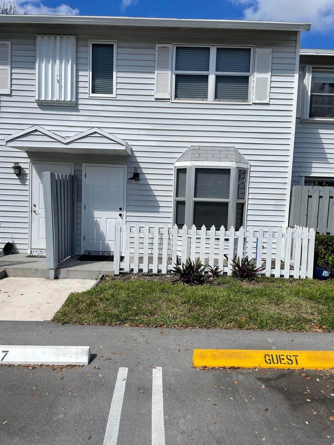 17 3rd St - Photo 1