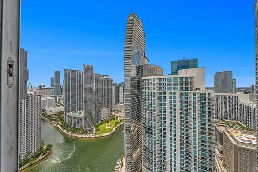 325 Biscayne Blvd - Photo 1