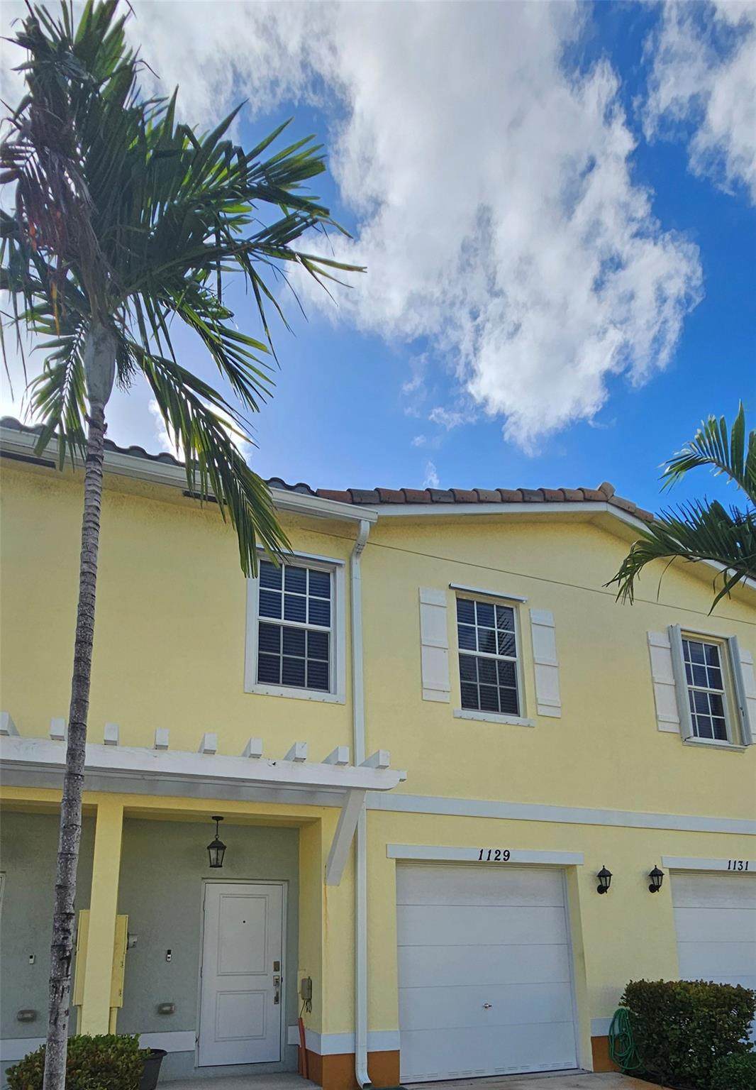 1129 41st Ln - Photo 1