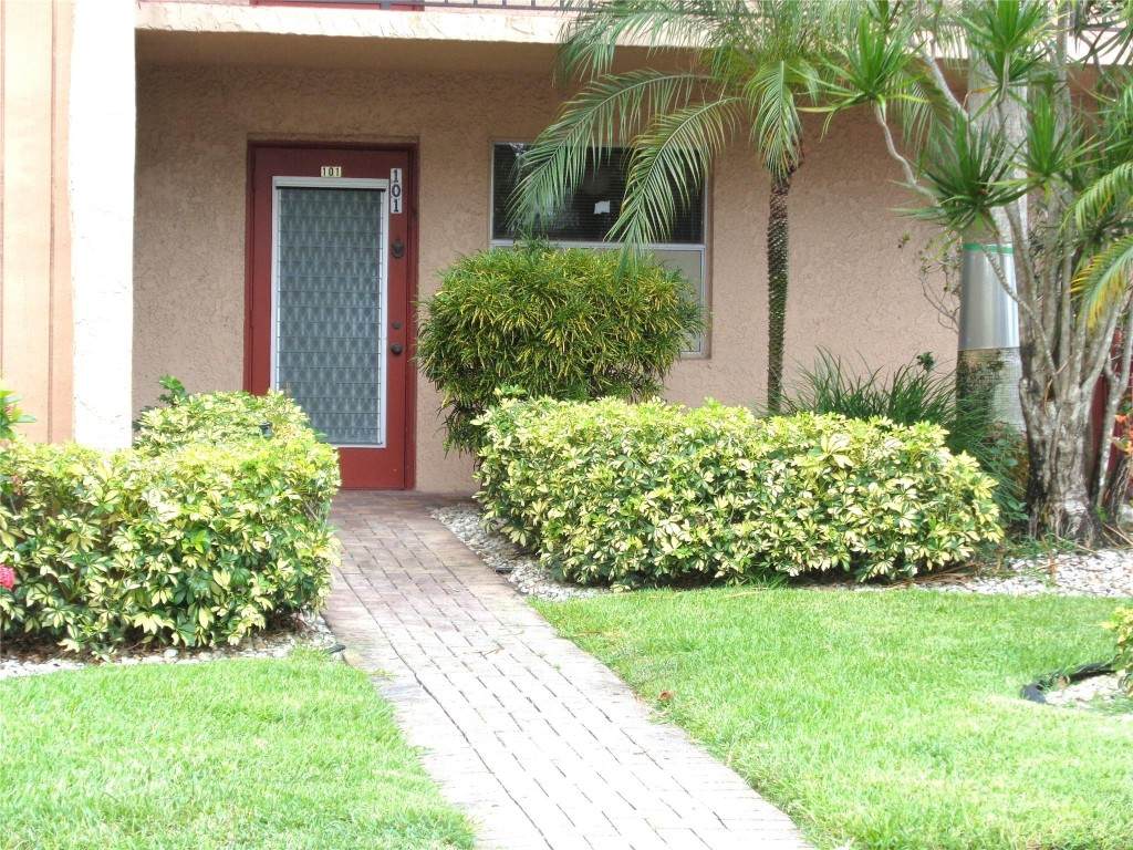 7320 Lake Circle Drive - Photo 1