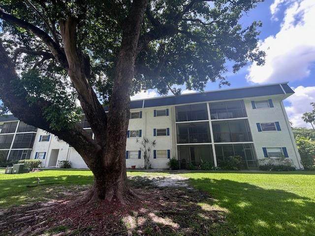 5090 64th Ave - Photo 1
