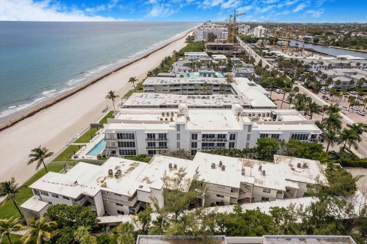 1203 Hillsboro Mile - Photo 1