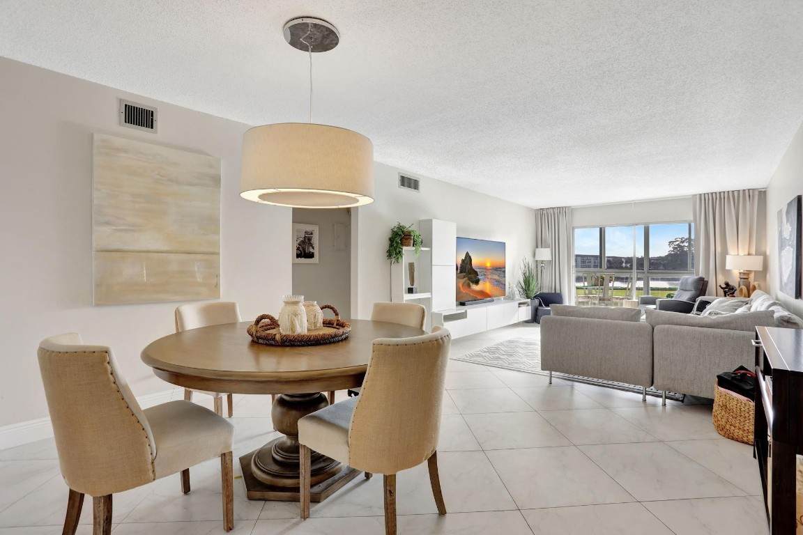 2802 Victoria Way - Photo 1