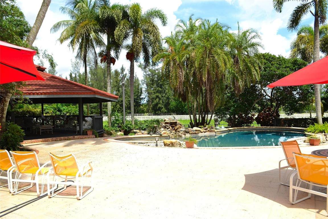 https://bt-photos.global.ssl.fastly.net/beaches/orig_boomver_2_F10519114-2.jpg
