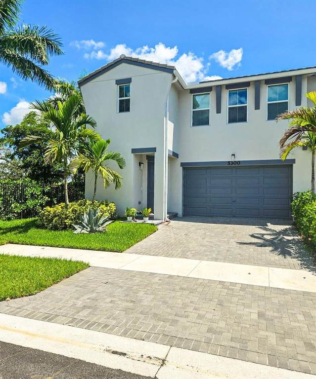 5300 Thatcher - Photo 1