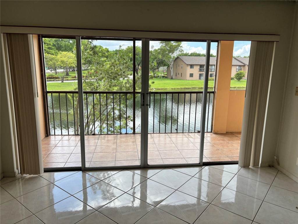 3905 Nob Hill Road - Photo 1