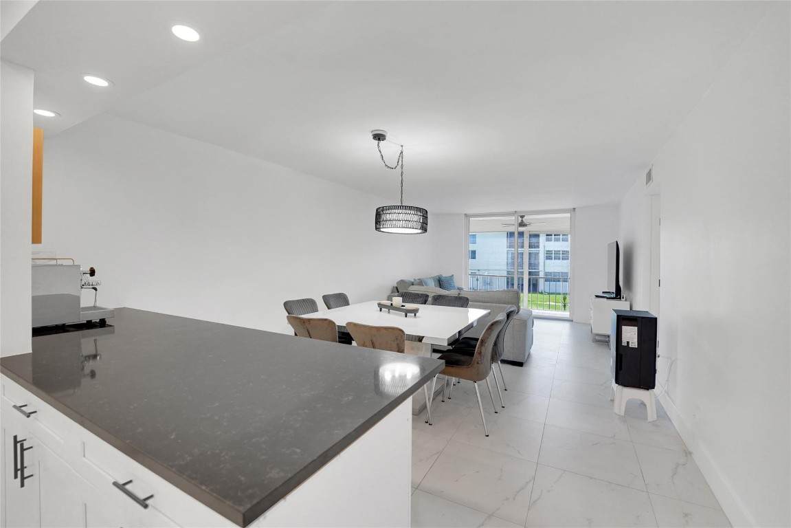 8911 Hollybrook - Photo 1