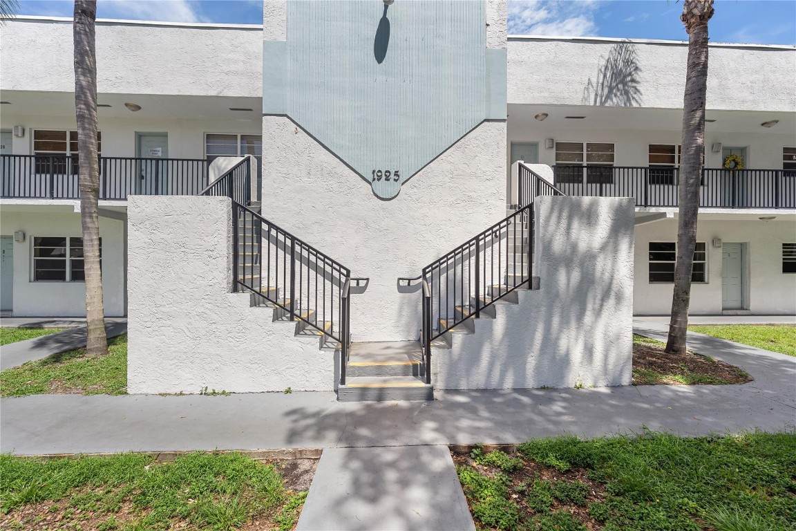 1925 Madison Street - Photo 1
