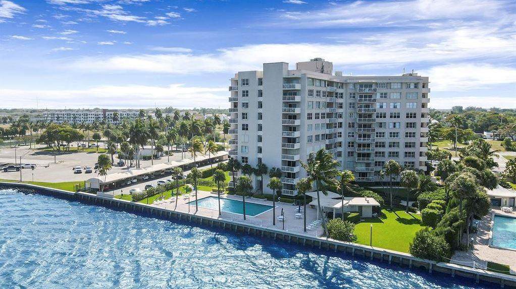 2600 Flagler - Photo 1