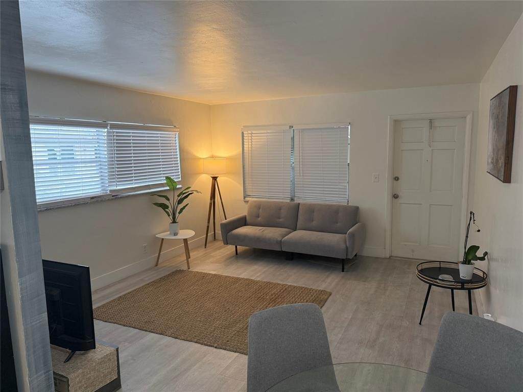 1638 Plunkett - Photo 1