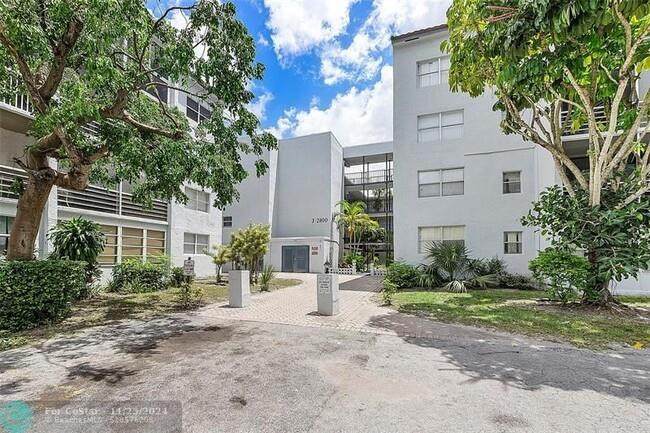2800 Somerset Drive - Photo 1