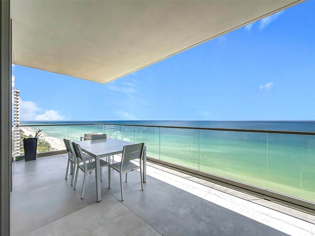 https://bt-photos.global.ssl.fastly.net/beaches/orig_boomver_2_F10526847-2.jpg