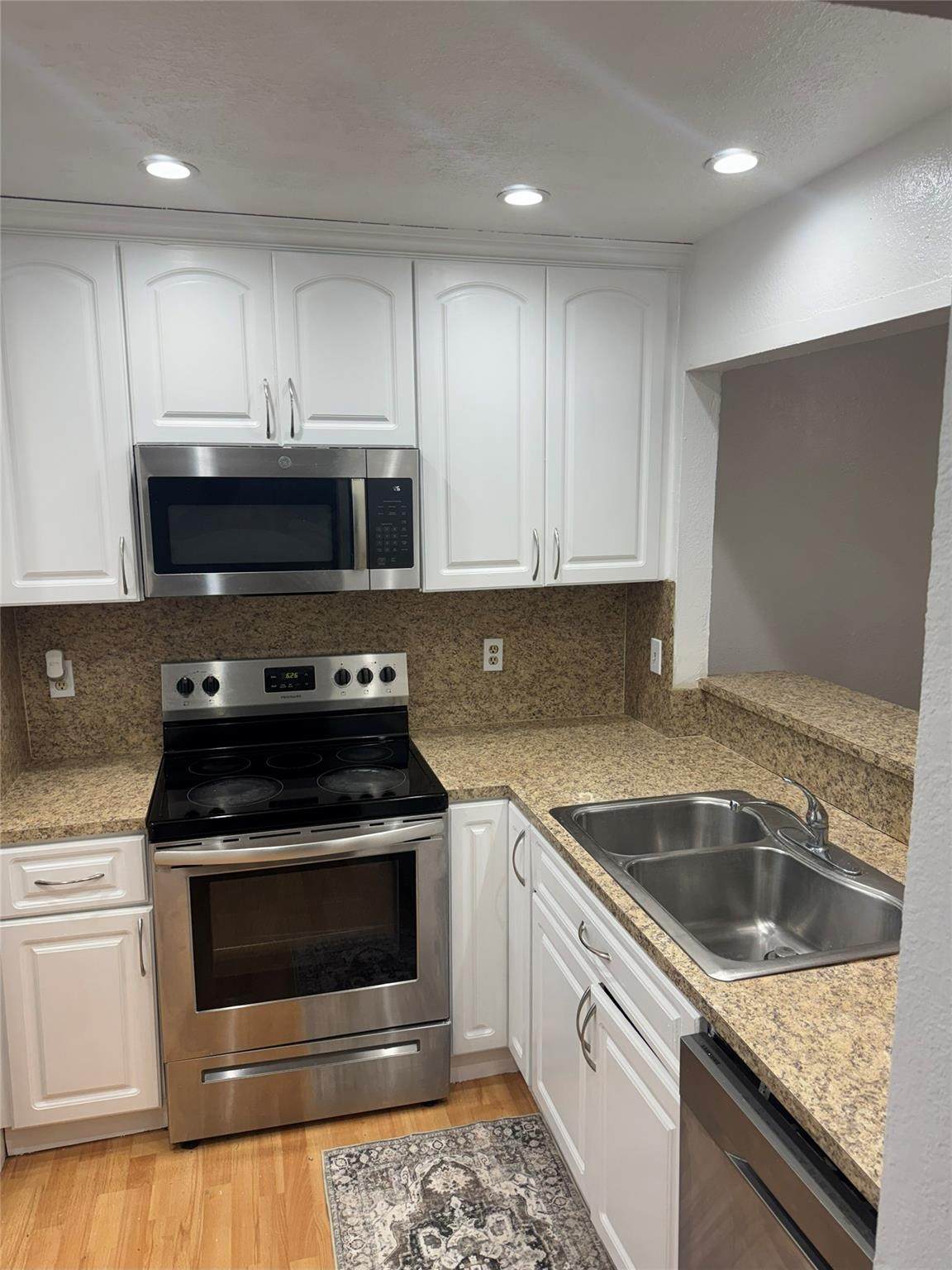 851 209th Ter - Photo 1