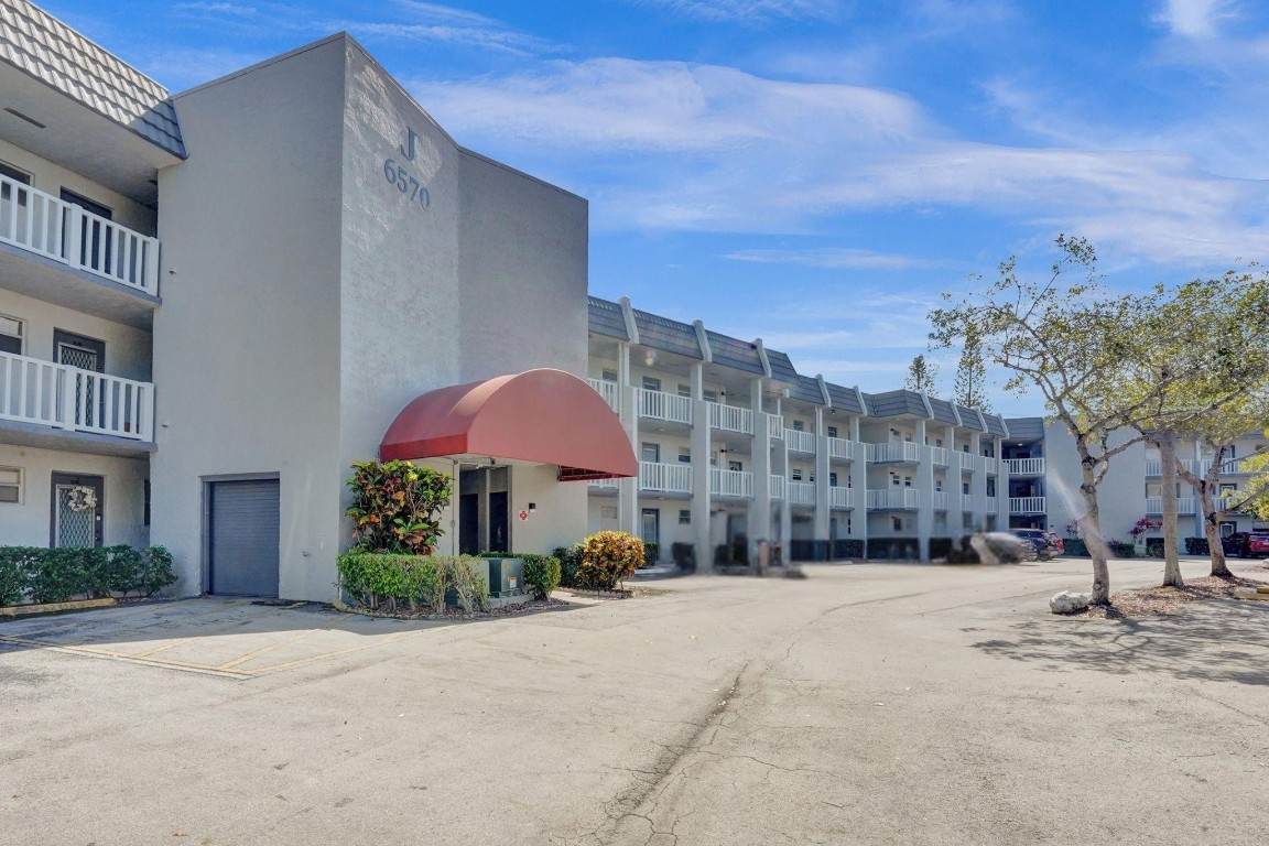 6570 Royal Palm Boulevard - Photo 1