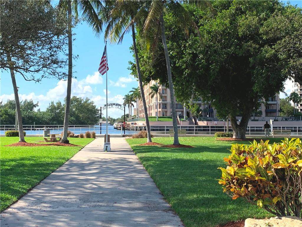 https://bt-photos.global.ssl.fastly.net/beaches/1280_boomver_3_F10531393-2.jpg