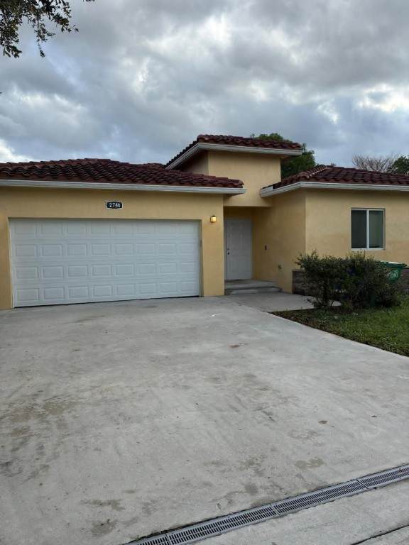 2746 13 Court - Photo 1