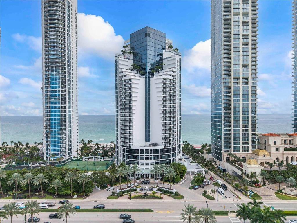 18001 Collins - Photo 1