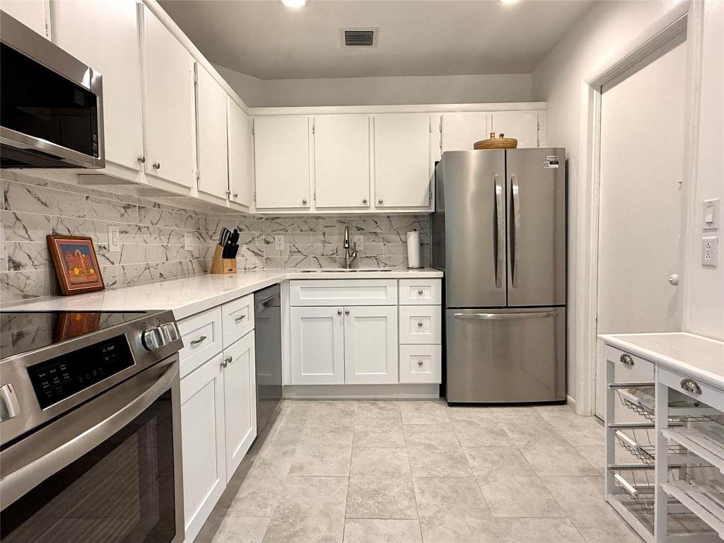 669 Oakland Park - Photo 1