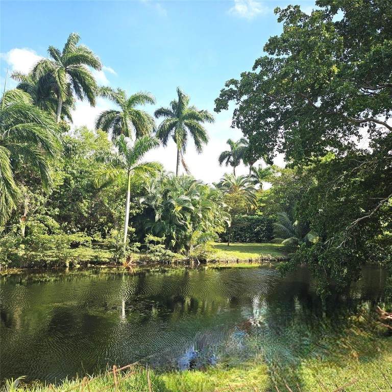 https://bt-photos.global.ssl.fastly.net/beaches/orig_boomver_2_F10535877-2.jpg