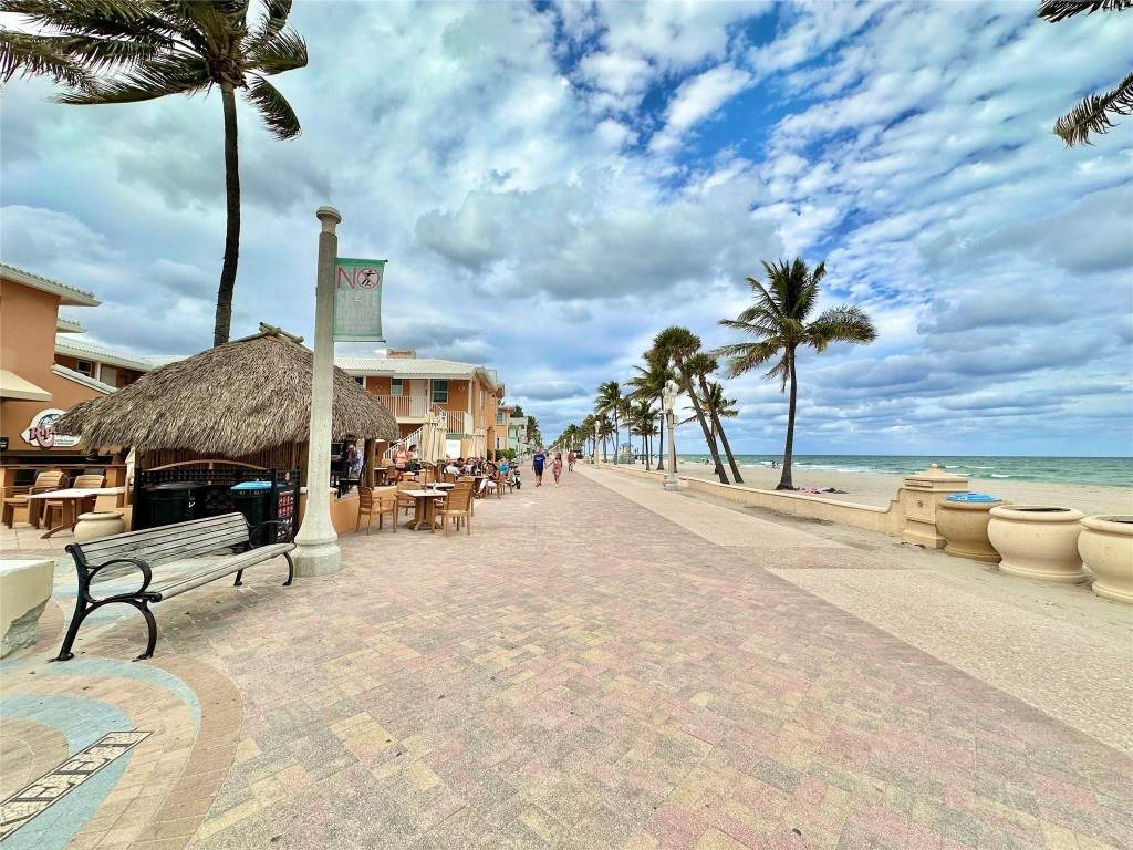 https://bt-photos.global.ssl.fastly.net/beaches/orig_boomver_2_F10536244-2.jpg