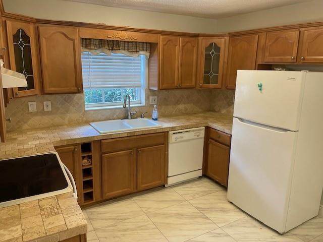 355 Sunshine Drive - Photo 1