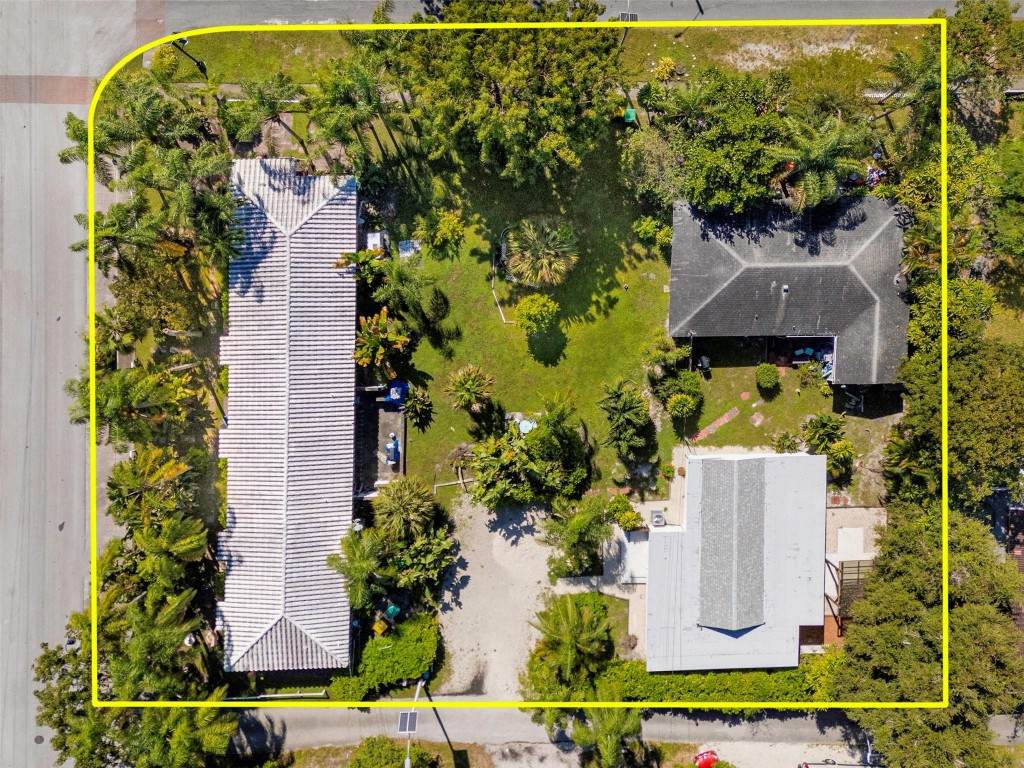 302 15th Street - Photo 1