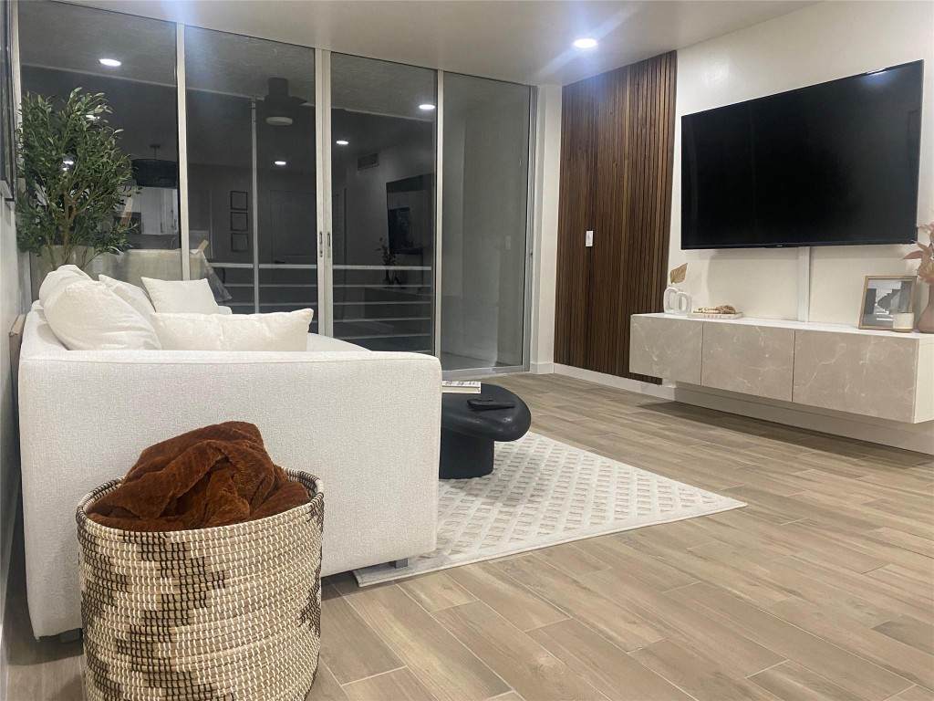 9471 Evergreen - Photo 1