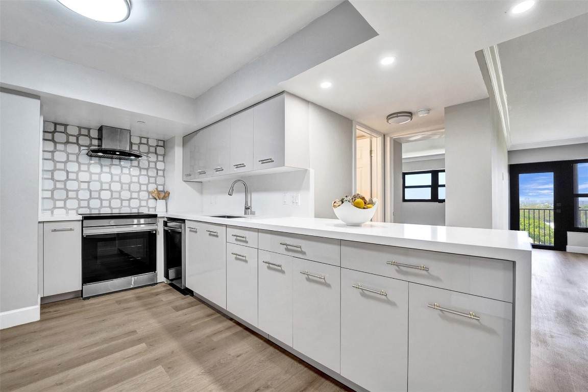 3200 Port Royale Drive - Photo 1