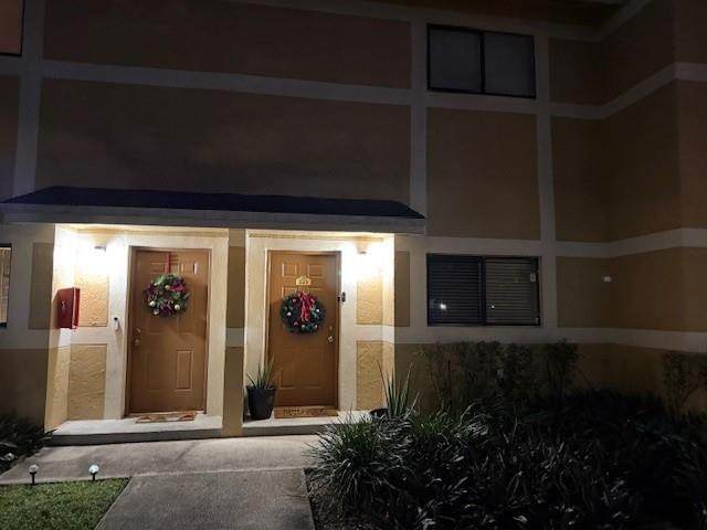 223 Palm Circle - Photo 1