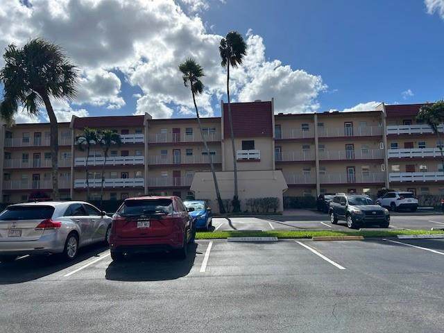 1000 Country Club Drive - Photo 1