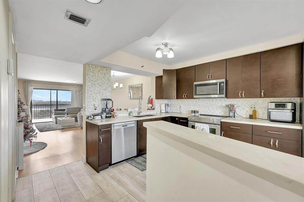 2200 Cypress Bend Drive - Photo 1