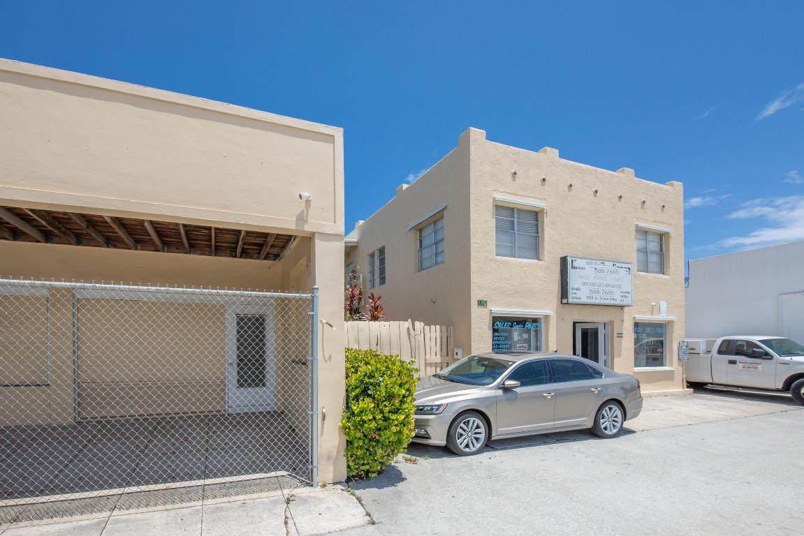 922/928 Dixie Highway - Photo 1