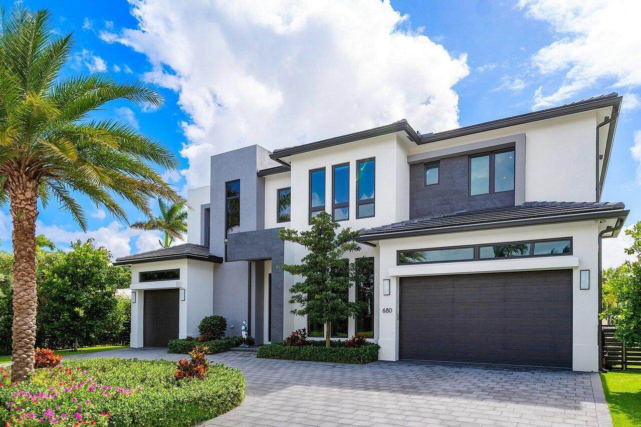 680 Marine Drive - Photo 1