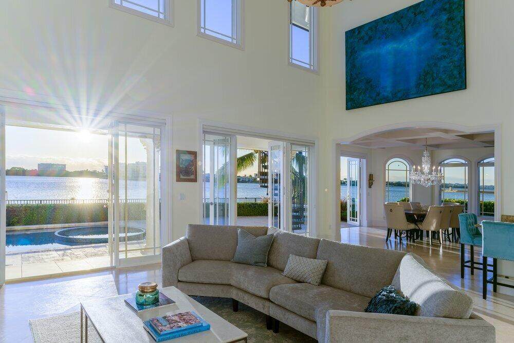https://bt-photos.global.ssl.fastly.net/beaches/1280_boomver_2_R11043726-2.jpg