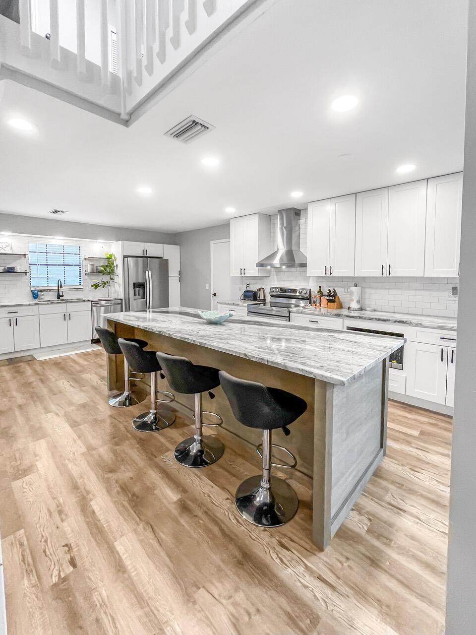 12989 Meadowbreeze Drive - Photo 1