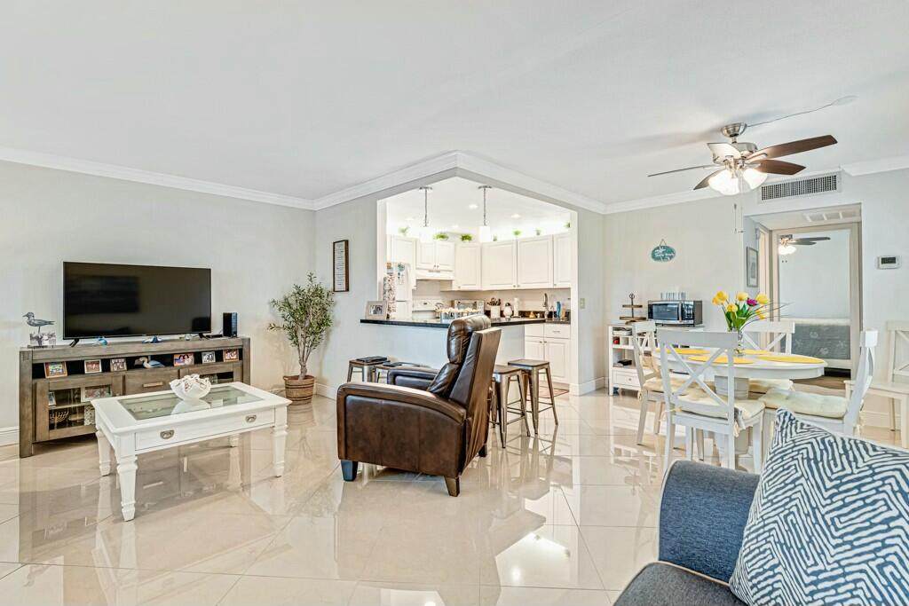 https://bt-photos.global.ssl.fastly.net/beaches/orig_boomver_2_R11064293-2.jpg