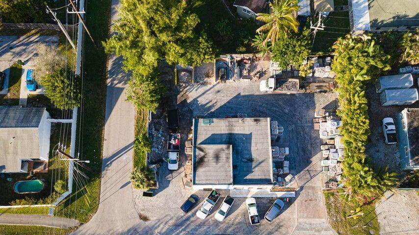 3109 2nd Avenue - Photo 1