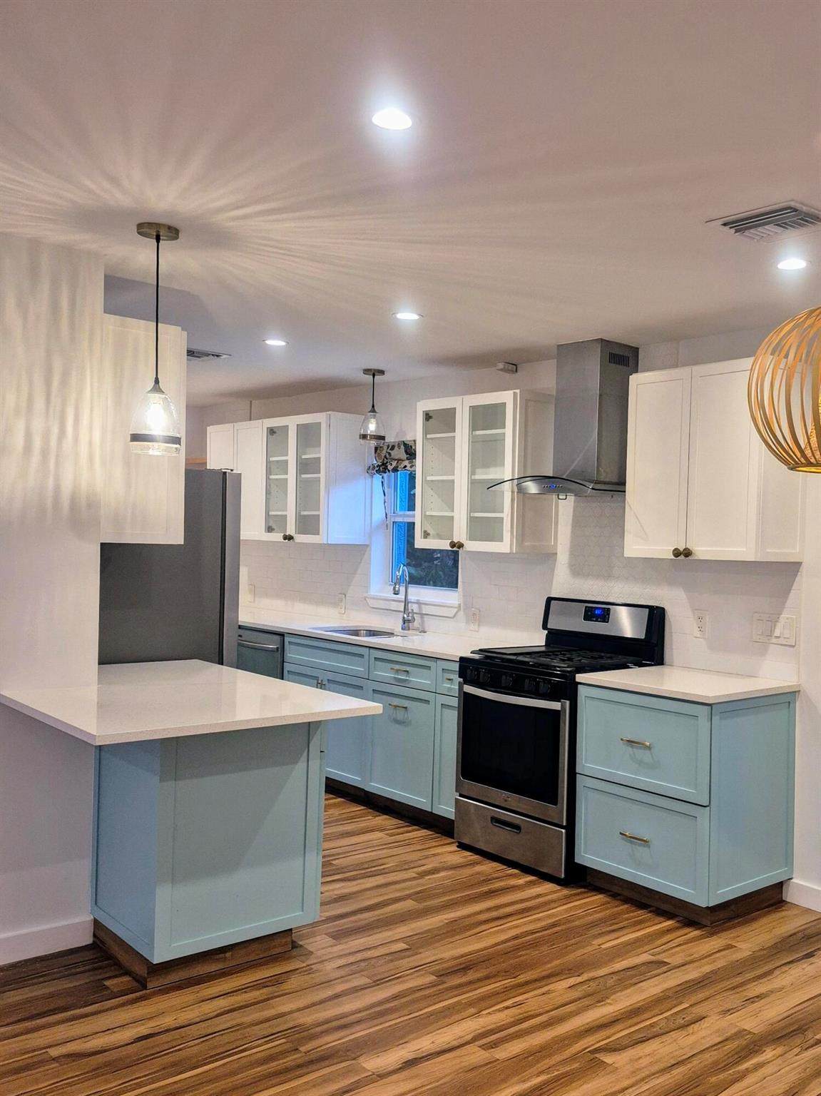225 Park Avenue - Photo 1