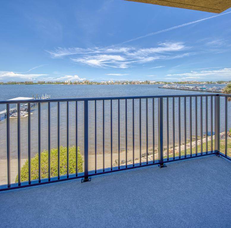 896 Federal Highway - Photo 1
