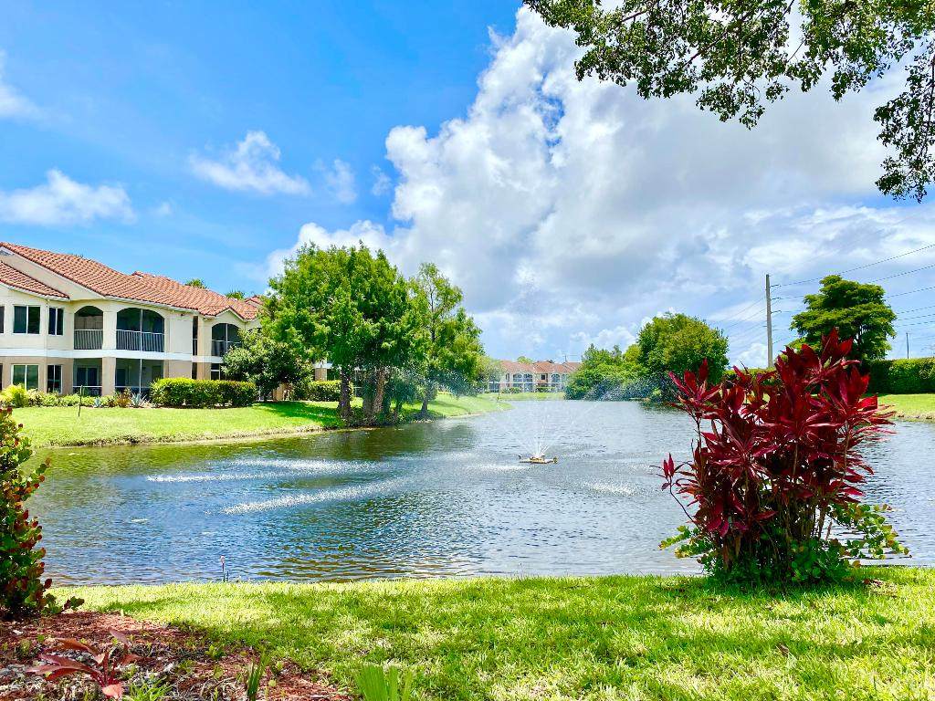 815 Boynton Beach Boulevard - Photo 1
