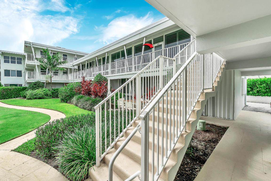 1221 Hillsboro Mile - Photo 1
