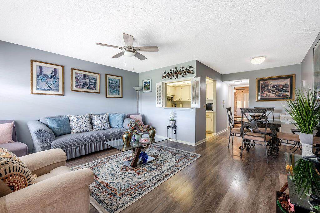 393 Windsor Q - Photo 1