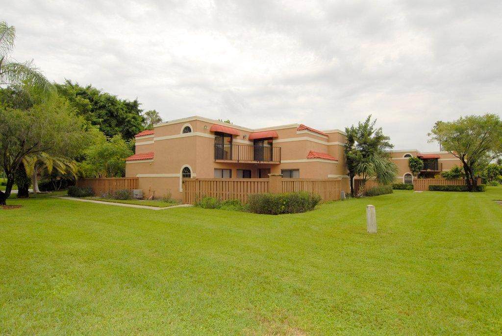 8122 Severn Drive - Photo 1