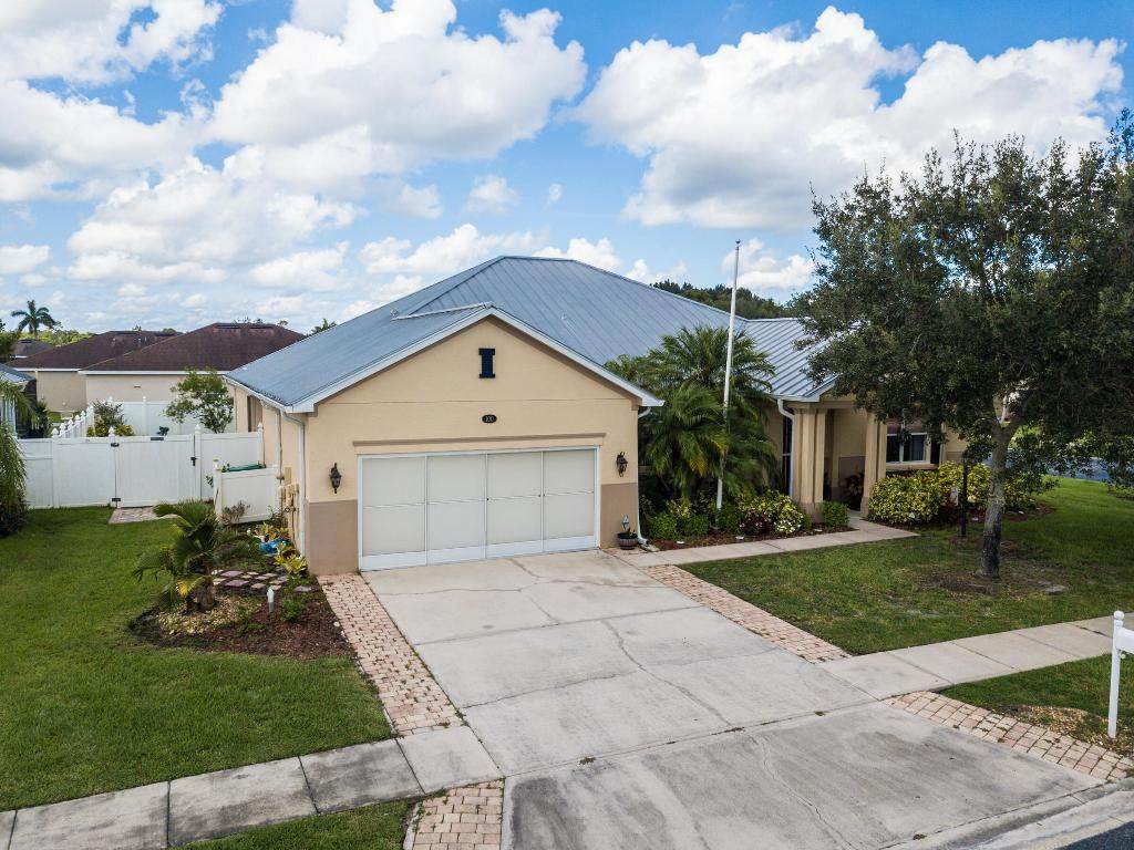 100 Salazar Lane - Photo 1