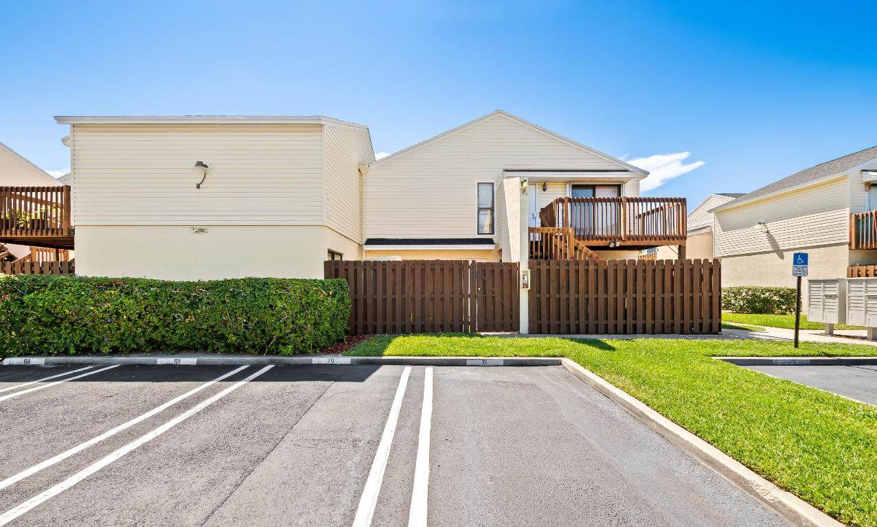 641 Executive Center Drive - Photo 1