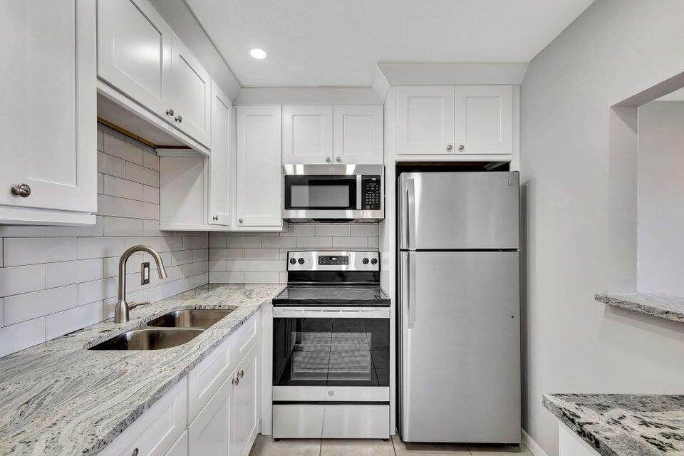 27 Camden B - Photo 1