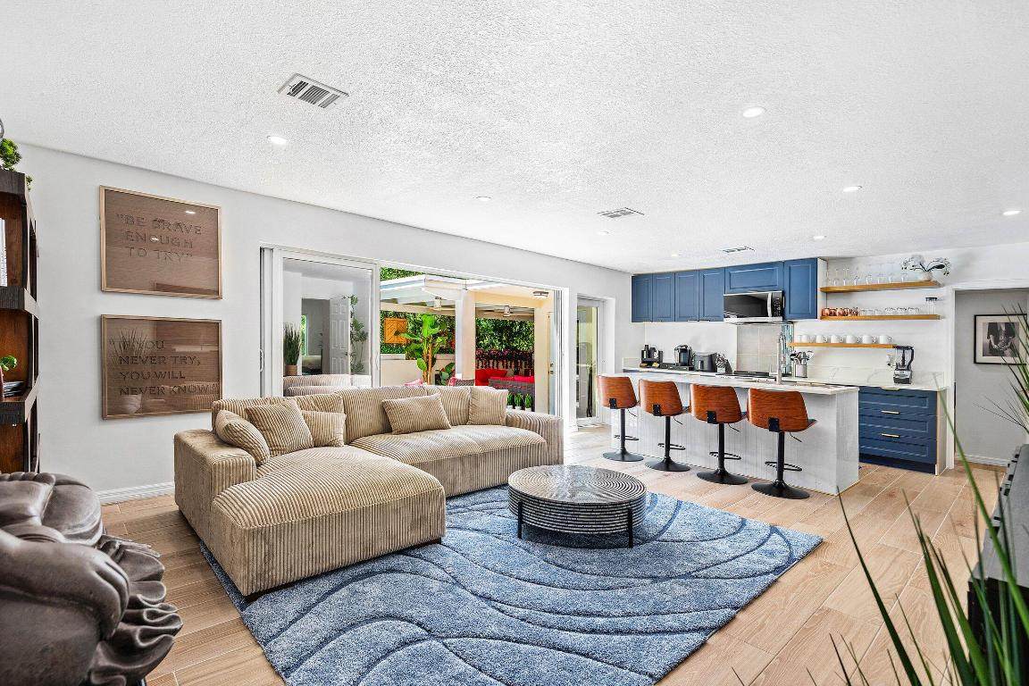 2041 30th Street - Photo 1