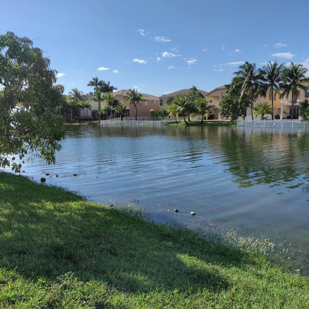 https://bt-photos.global.ssl.fastly.net/beaches/1280_boomver_3_R11121041-2.jpg