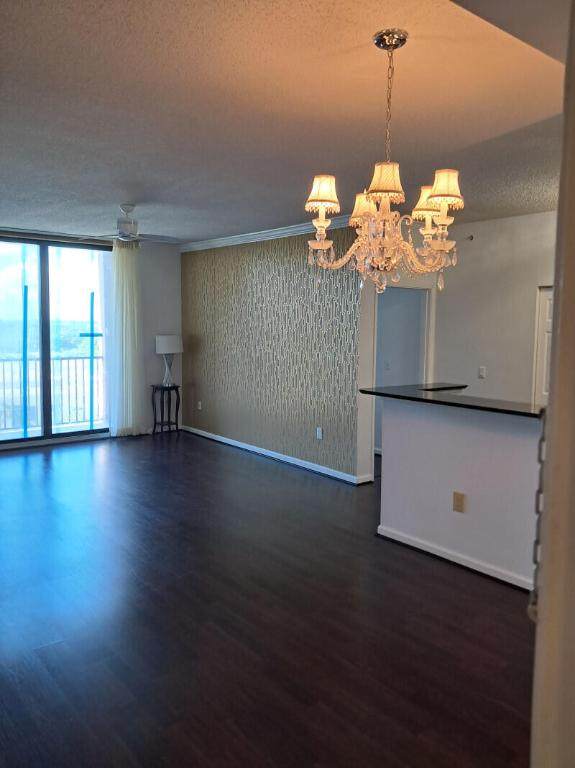 651 Okeechobee - Photo 1