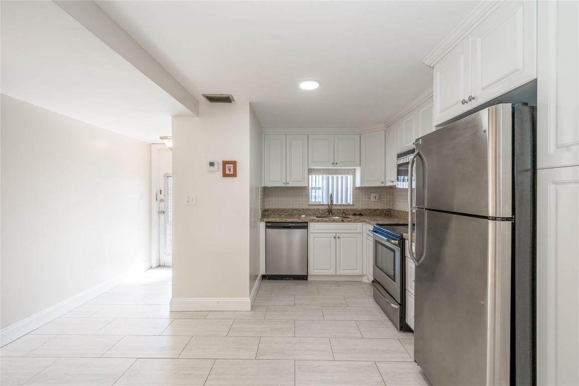 9523 Hollybrook Lake Drive - Photo 1